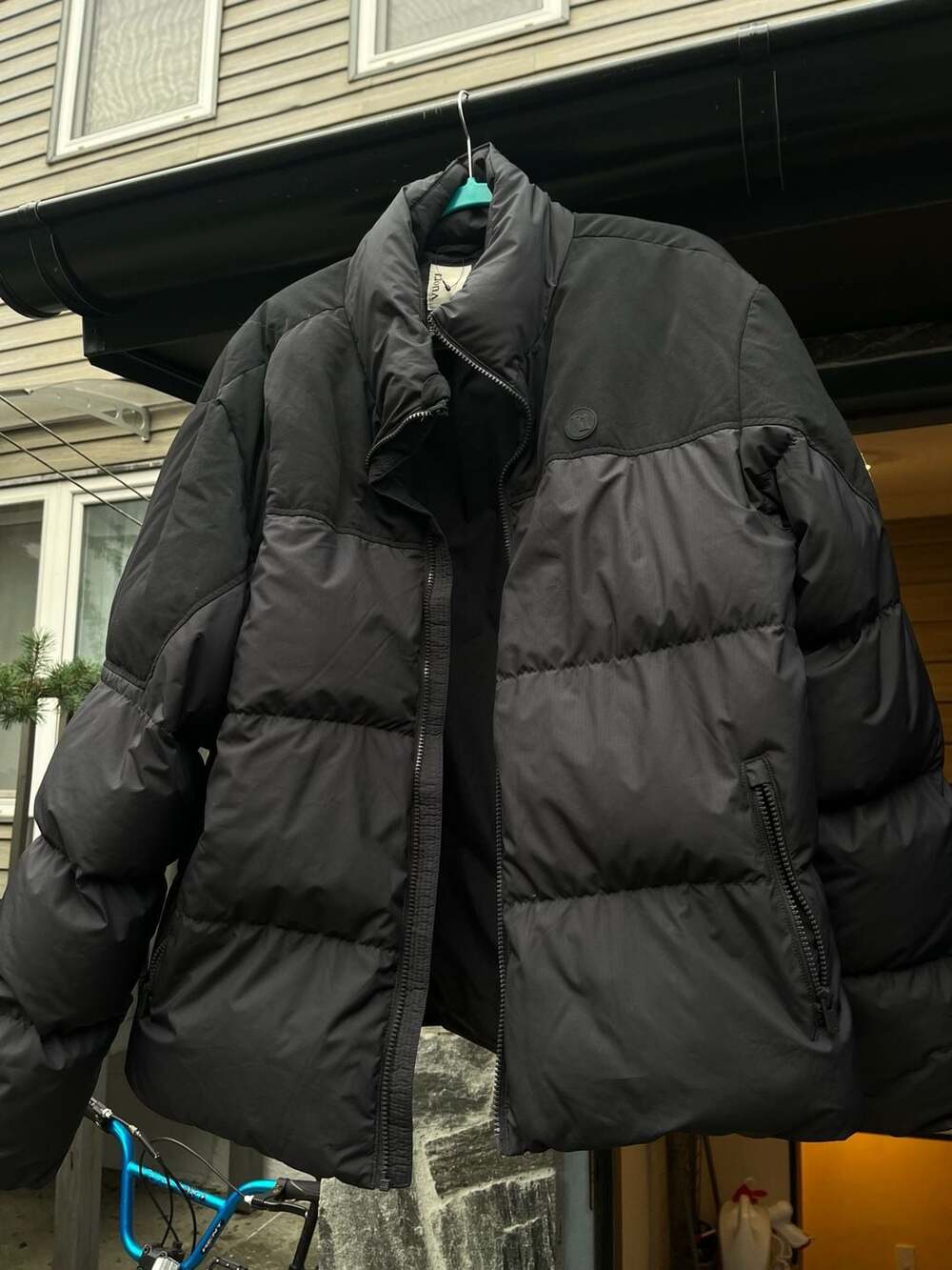 Vuori Aviara Insulated Jacket Size XL Black Puffer men’s